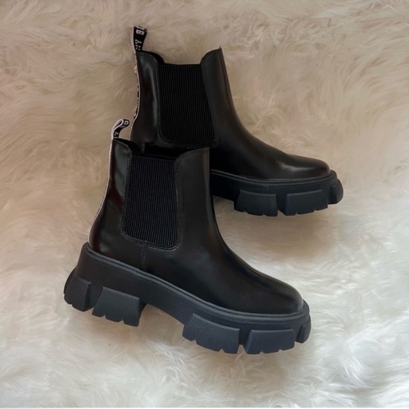 New! Steve Madden “Tusk” Black Chunky Lug Sole Chelsea Boots - Picture 10 of 14